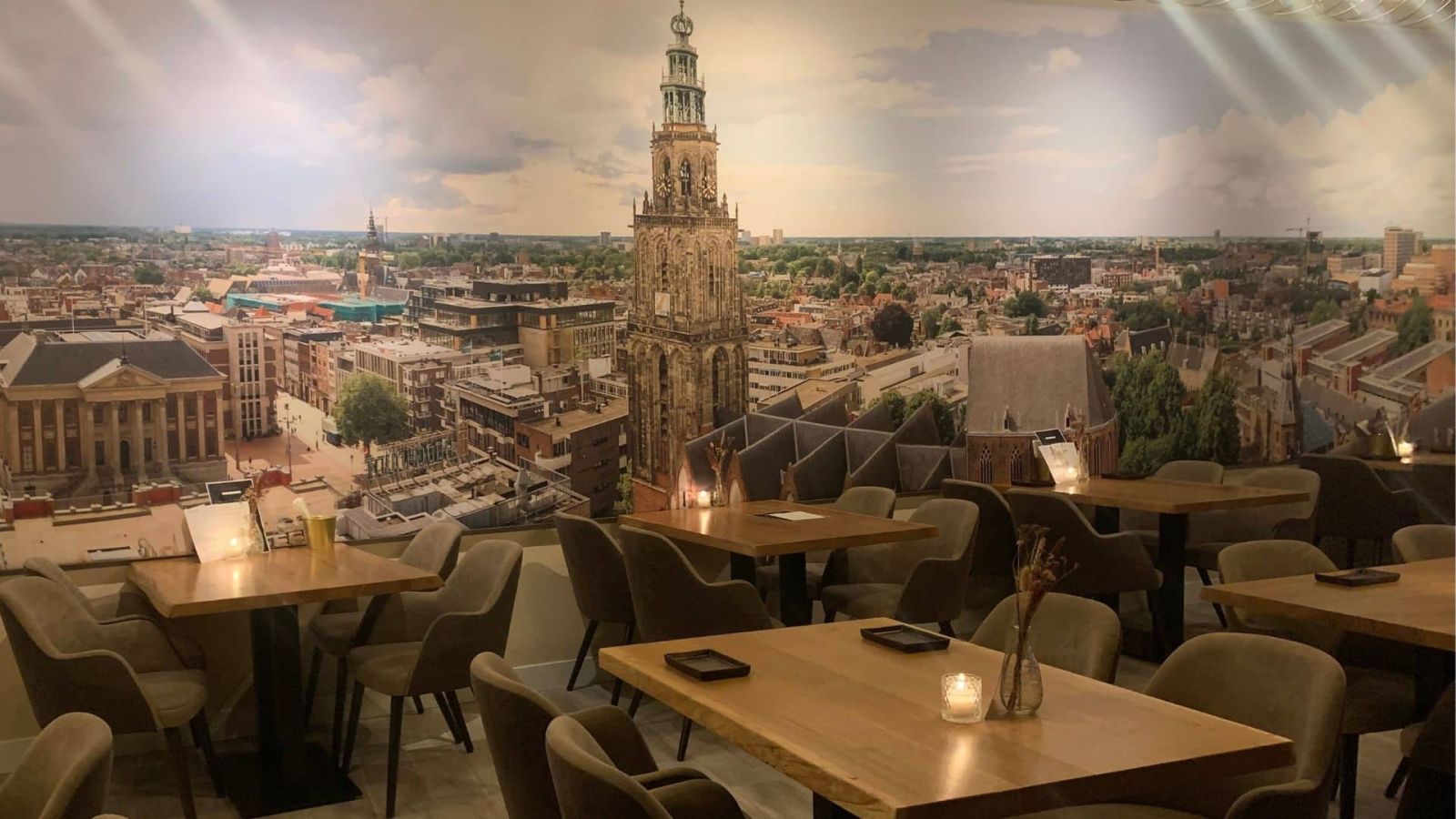 Eten met uitzicht op Skyline Groningen bij Gastrobar Houdt van Eten